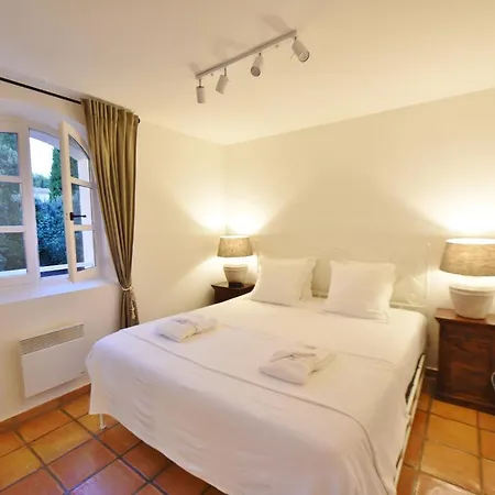 Bastide Sainte Anne Hotel *