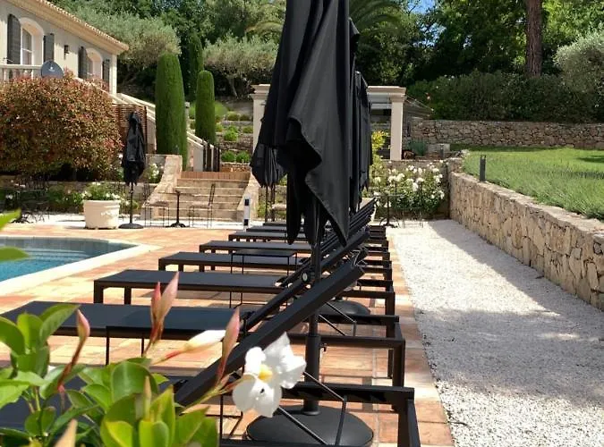 Bastide Sainte Anne Otel *