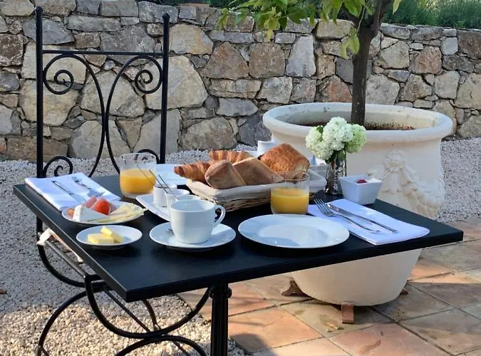 Otel Bastide Sainte Anne *